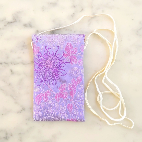 NWT. Satin Mini crossbody/cell phone bag w/Asian embroidery&cute handmade button - Picture 4 of 4